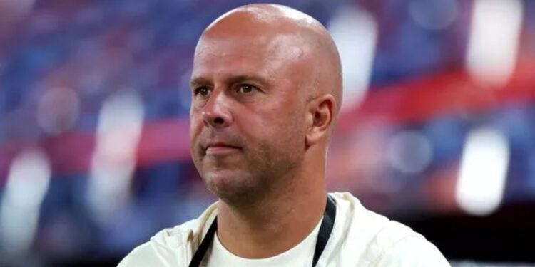 Liverpool defender picks up untimely injury as Arne Slot handed blow